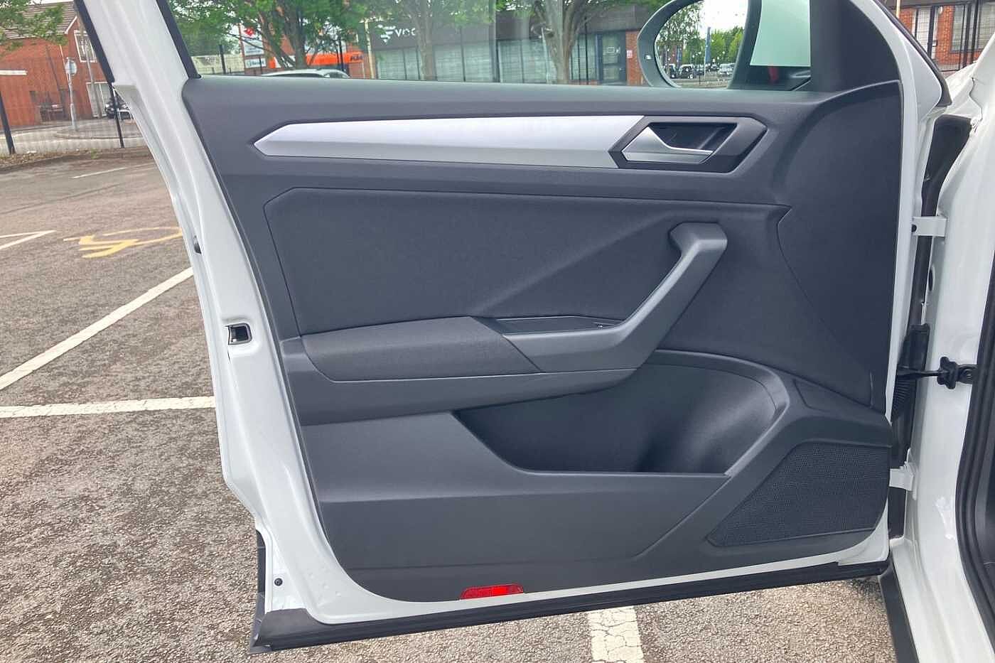 Volkswagen T-ROC Mark 1 Facelift (2022) 1.0 TSI Life 110PS