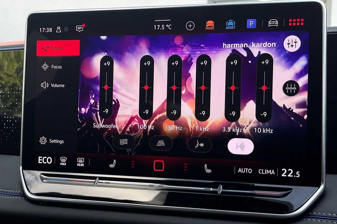 Volkswagen Tiguan 1.5 TSI eHybrid 19.7kWh R-Line SUV 5dr Petrol Plug-in Hybrid DSG Euro 6 (s/s) (2