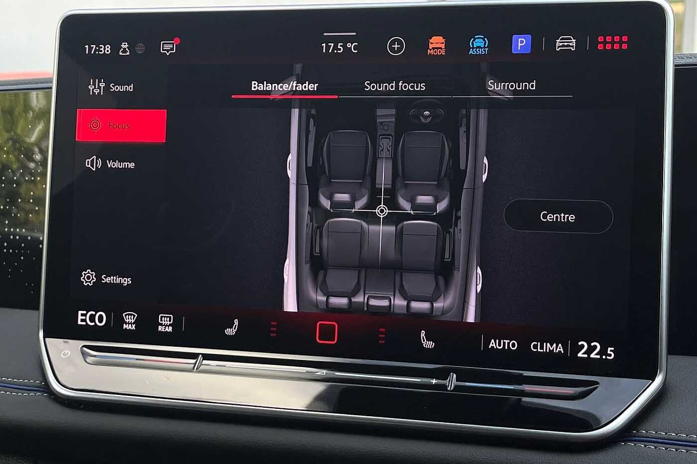 Volkswagen Tiguan 1.5 TSI eHybrid 19.7kWh R-Line SUV 5dr Petrol Plug-in Hybrid DSG Euro 6 (s/s) (2