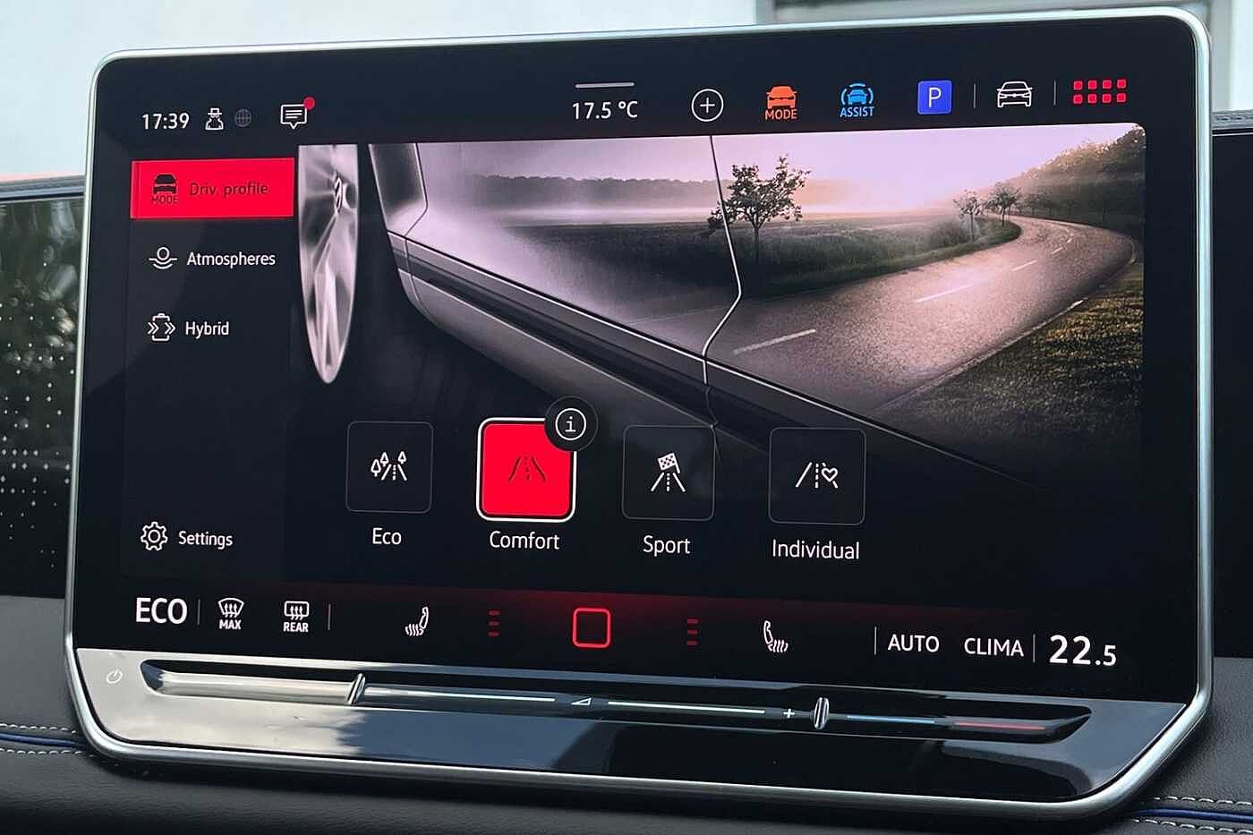 Volkswagen Tiguan 1.5 TSI eHybrid 19.7kWh R-Line SUV 5dr Petrol Plug-in Hybrid DSG Euro 6 (s/s) (2