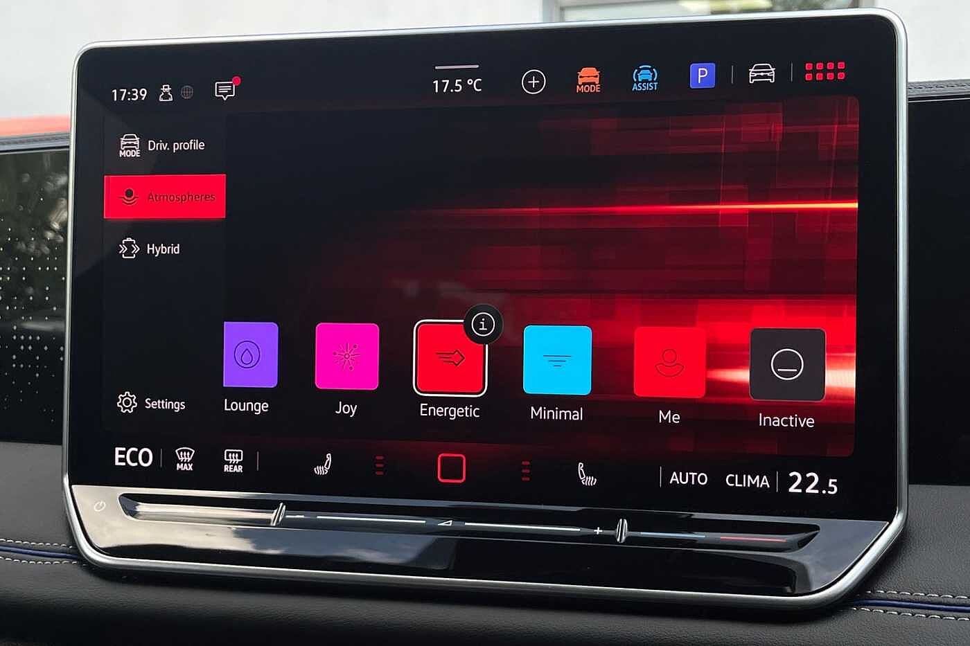 Volkswagen Tiguan 1.5 TSI eHybrid 19.7kWh R-Line SUV 5dr Petrol Plug-in Hybrid DSG Euro 6 (s/s) (2