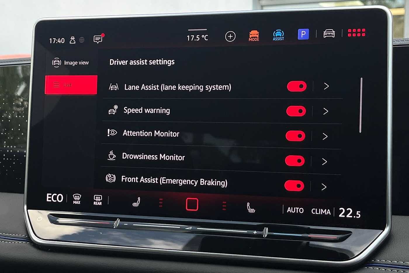 Volkswagen Tiguan 1.5 TSI eHybrid 19.7kWh R-Line SUV 5dr Petrol Plug-in Hybrid DSG Euro 6 (s/s) (2
