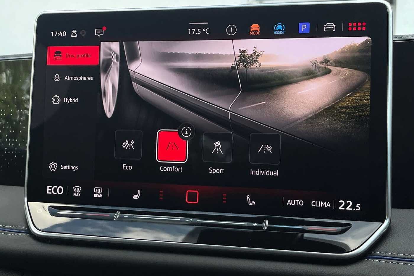 Volkswagen Tiguan 1.5 TSI eHybrid 19.7kWh R-Line SUV 5dr Petrol Plug-in Hybrid DSG Euro 6 (s/s) (2